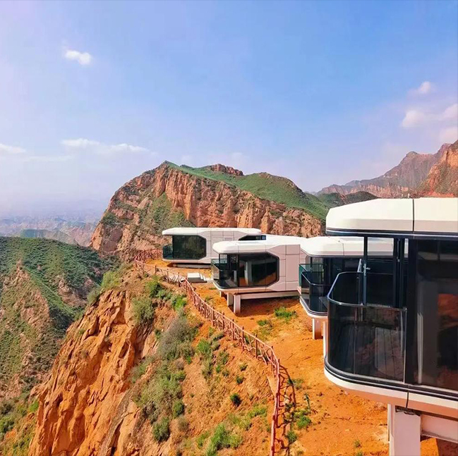 Prefabricated Mobile Capsule House: A futuristic new accommodation experience